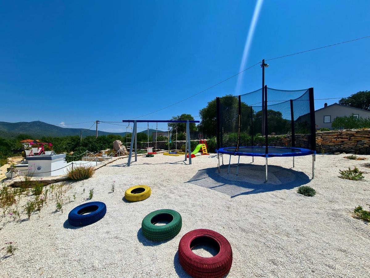 Вилла House Camellia With Fenced Pool And Playground Blizna Donja Экстерьер фото